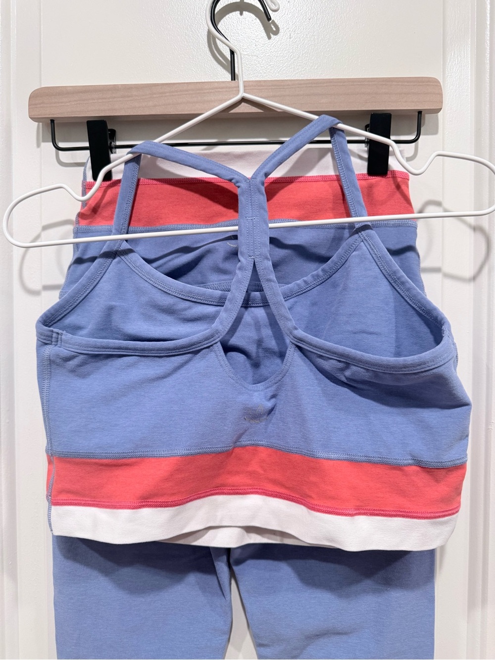 Beyond Yoga Colorblock Set - Picture 4 of 8